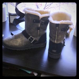 UGG distressed buckle boots, mid length!